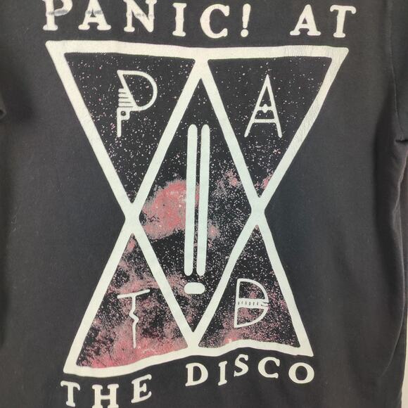 Panic at the Disco T-Shirt Mens Medium Black Rock 2018 Tour Graphic Band Tee - Picture 2 of 5